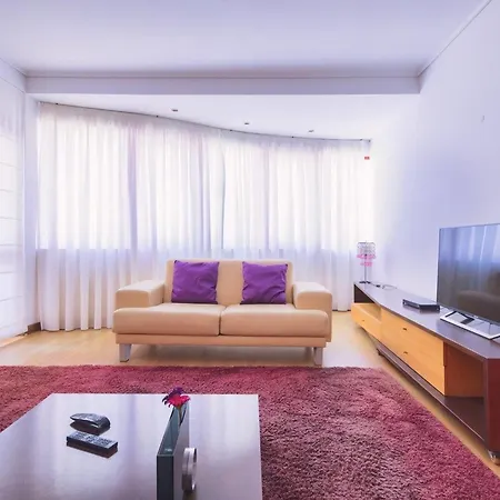 Mit Terrasse 100m Vom Entfernt דירה *