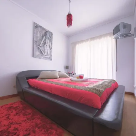 Mit Terrasse 100m Vom Entfernt דירה *